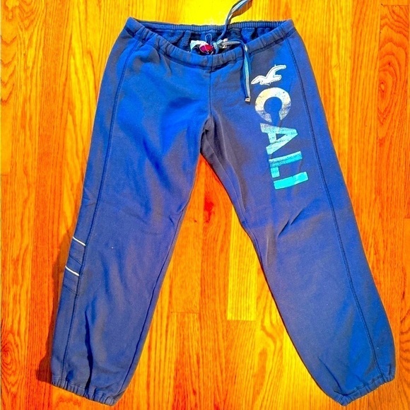 Hollister Ladies Capri Sweatpants with Drawstring Waist | Cali Logo🤩​ - Picture 1 of 9